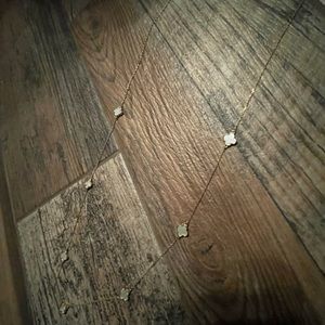 Vca style Pearl clover necklace 18 k plated gold